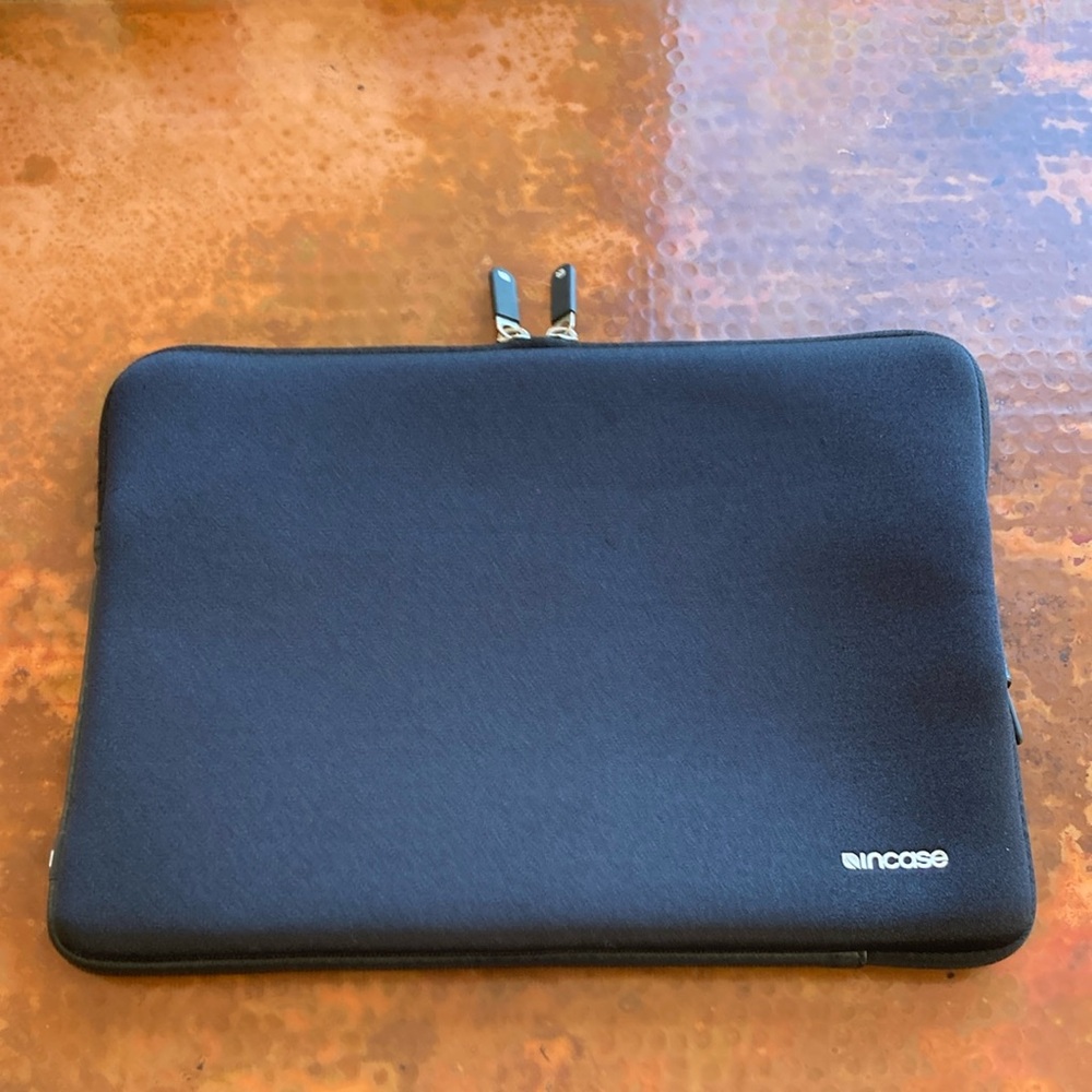 Incase Black Tablet Laptop Sleeve